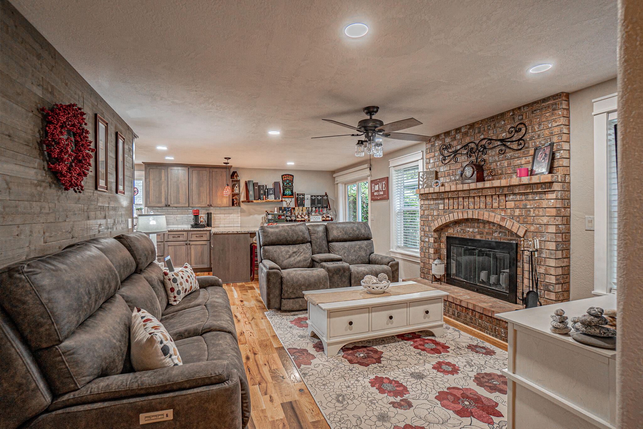 2669 Roberts Road Medford, OR 97504 - Photo 11 of 33 DSC08286-HDR