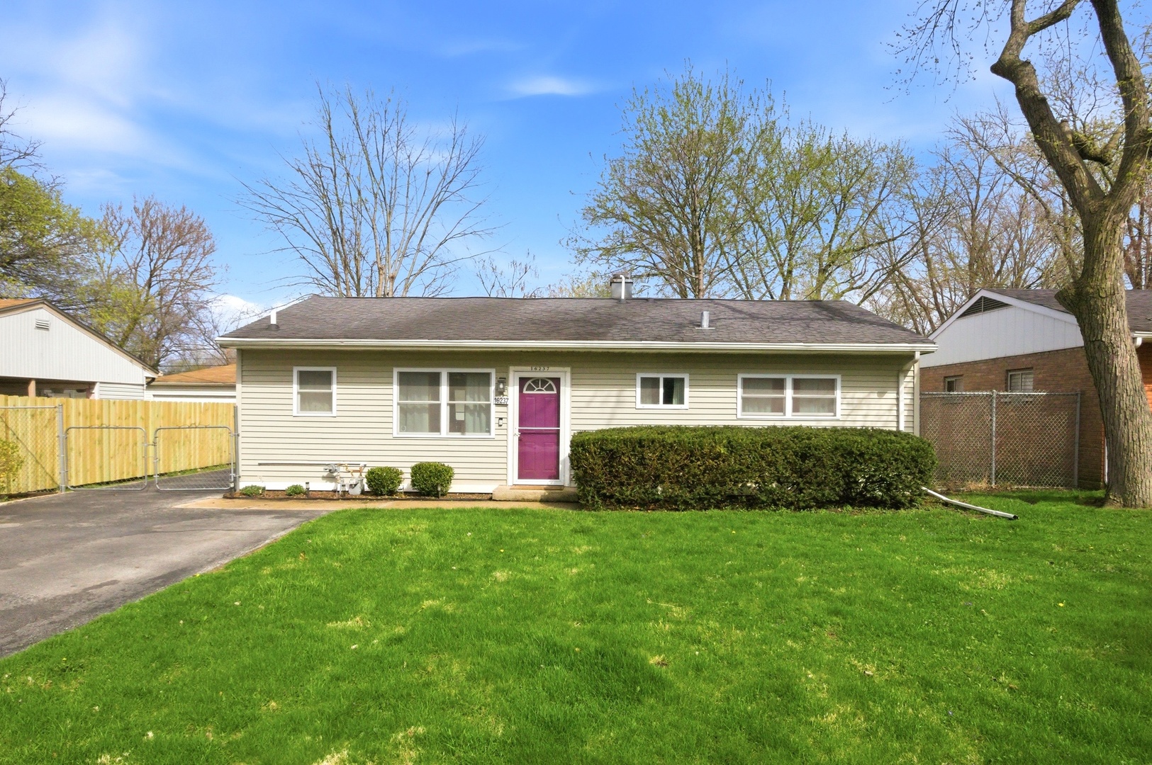 16237 Homan Avenue Markham, IL 60428 - Photo 1 of 22