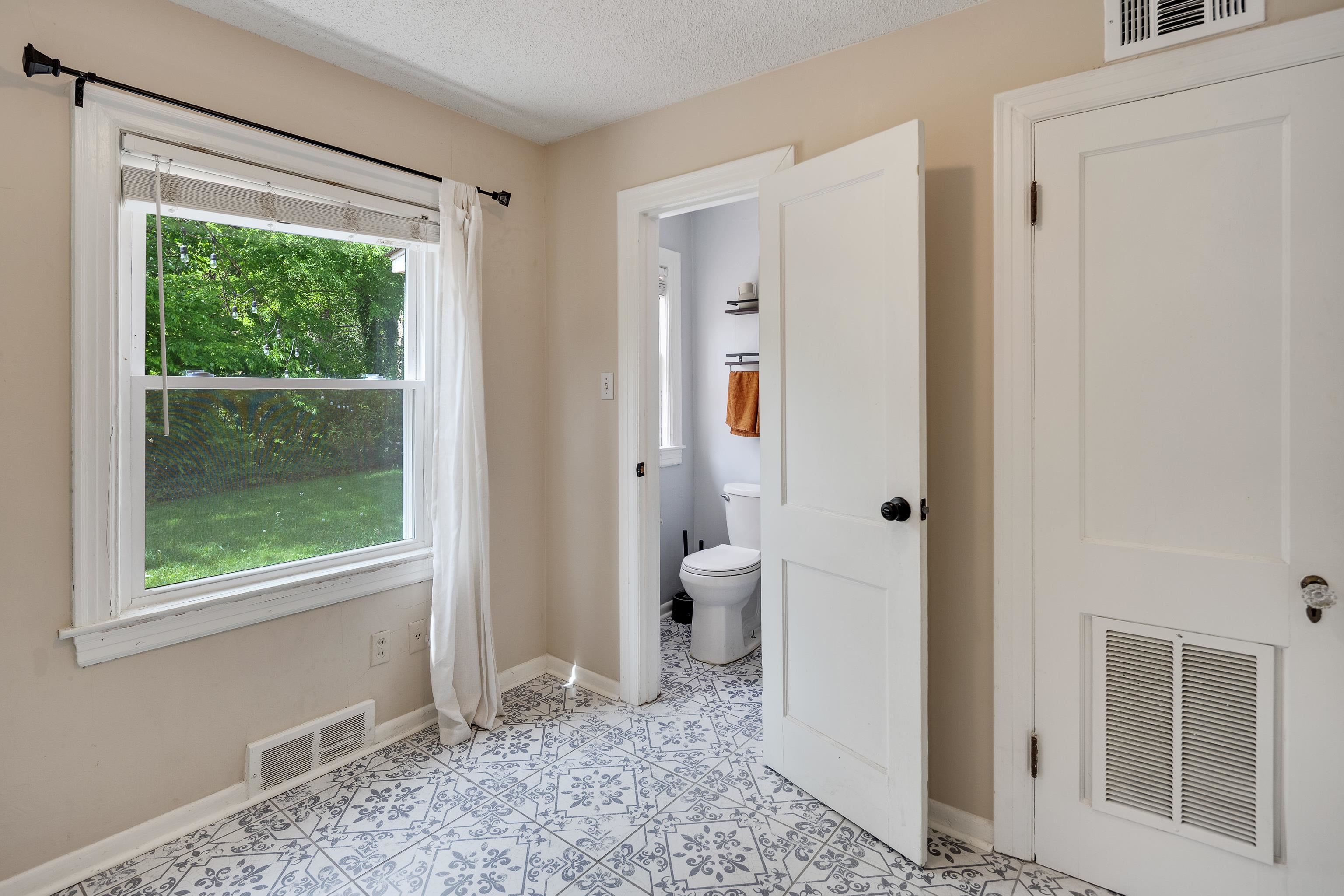 59 North Ashlawn Road Memphis, TN 38112 - Photo 12 of 27