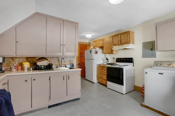 $445,000 | 1584 Dwight Street, Springfield, MA 01107