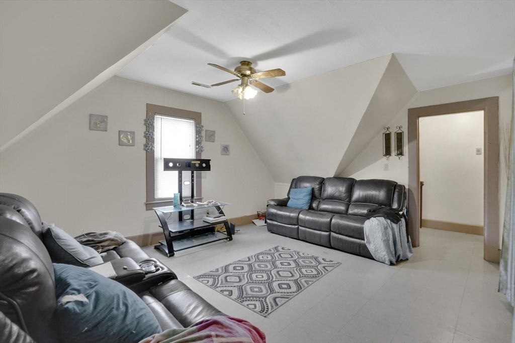 1584 Dwight Street Springfield, MA 01107 - Photo 35 of 40