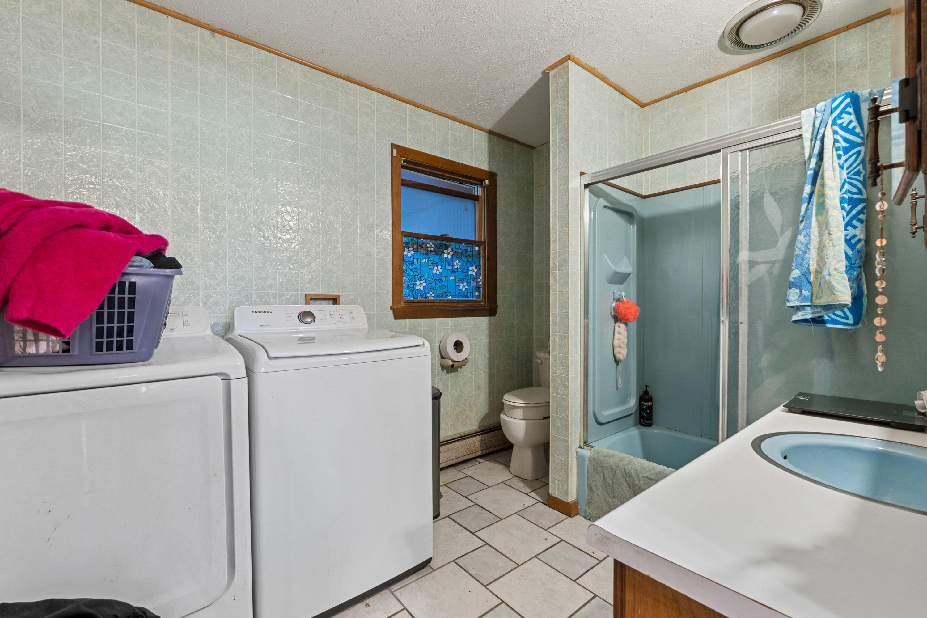 715 Webster Street Lewiston, ME 04240 - Photo 53 of 75 40-Apt 2 full bath