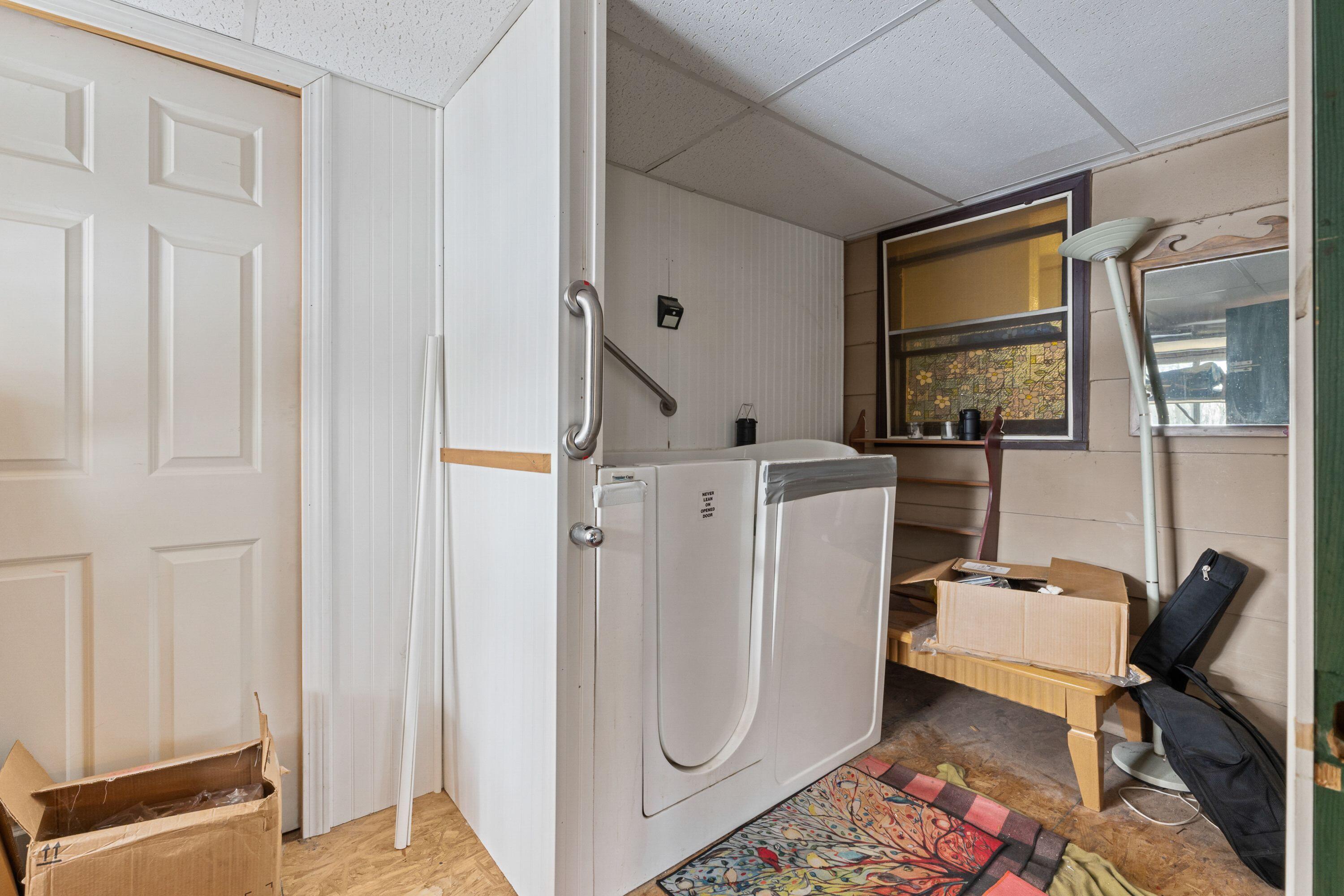 715 Webster Street Lewiston, ME 04240 - Photo 55 of 75 42-walkin tub