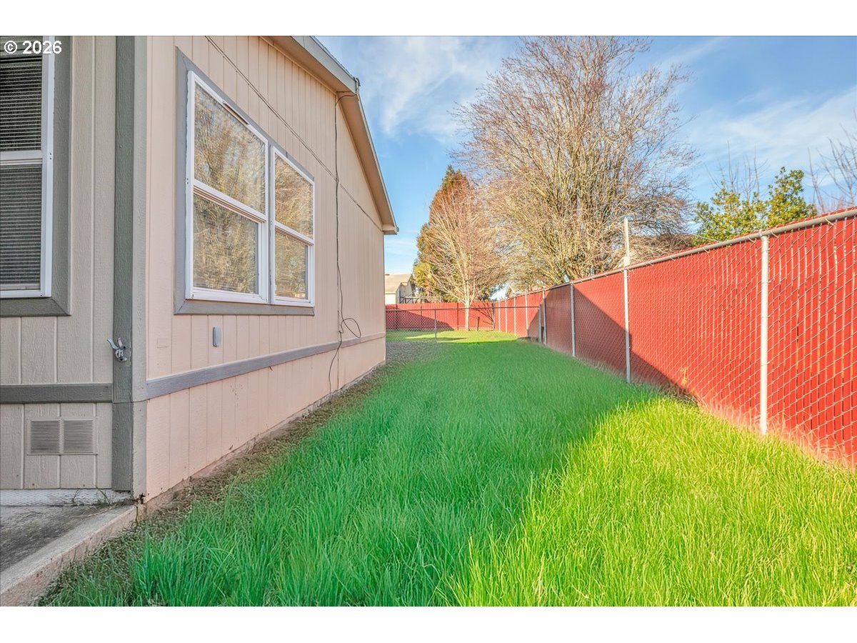 1949 Southeast Palmquist Road, Unit 121 Gresham, OR 97080 - Photo 4 of 31