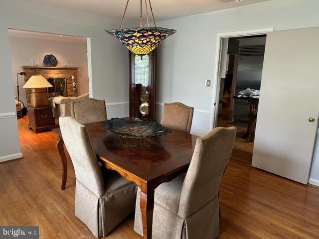 128 David Road Bala Cynwyd, PA 19004 - Photo 8 of 27 L shaped living/dining room