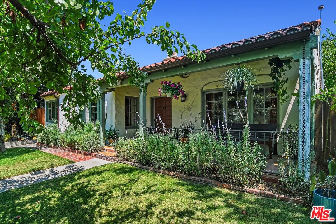 831 East Rio Grande Street Pasadena, CA 91104 - Photo 3 of 43