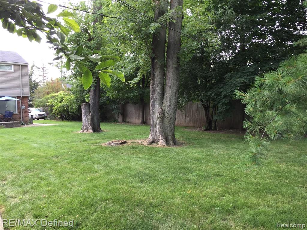 569 East 14 Mile Road Birmingham, MI 48009 - Photo 25 of 28