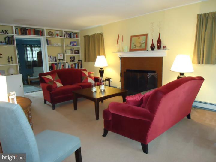 82 Terrace Road Levittown, PA 19056 - Photo 2 of 20