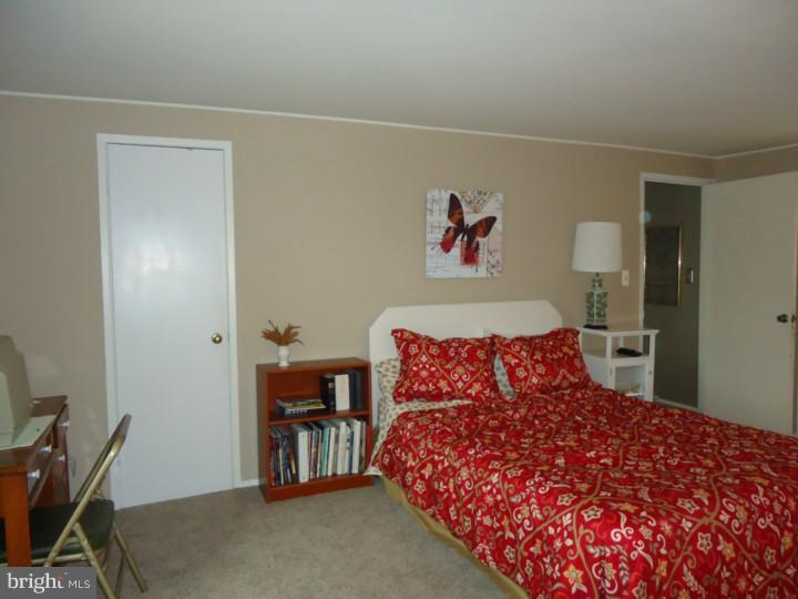 82 Terrace Road Levittown, PA 19056 - Photo 13 of 20