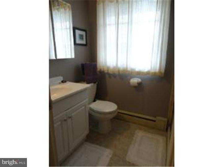 82 Terrace Road Levittown, PA 19056 - Photo 14 of 20