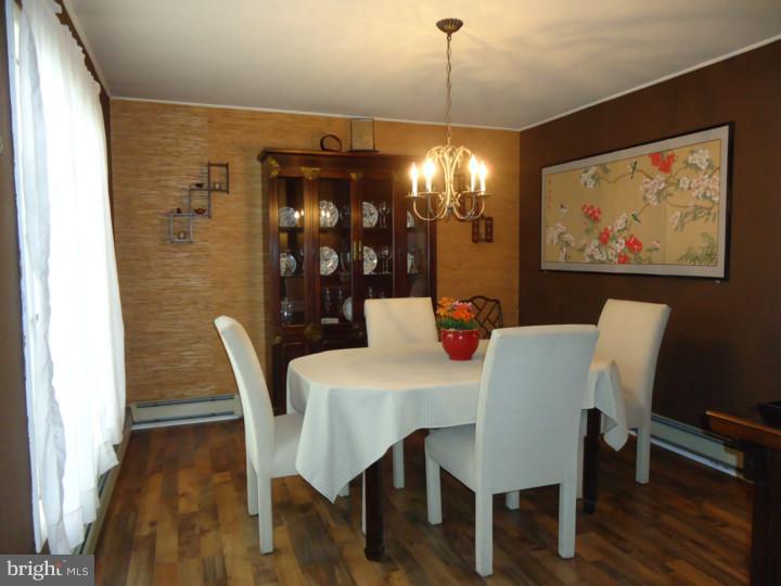 82 Terrace Road Levittown, PA 19056 - Photo 4 of 20