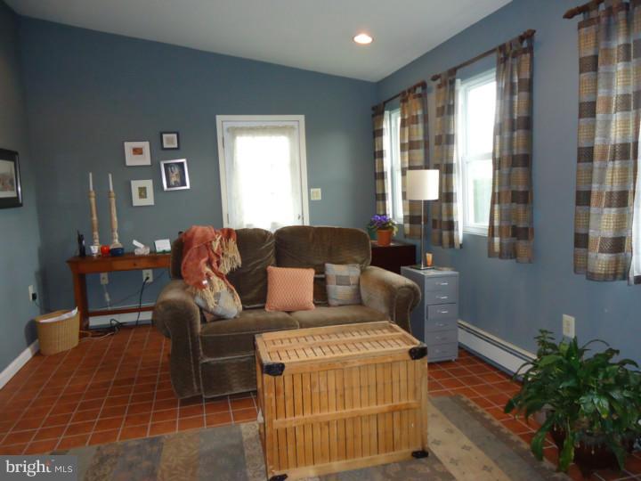82 Terrace Road Levittown, PA 19056 - Photo 10 of 20
