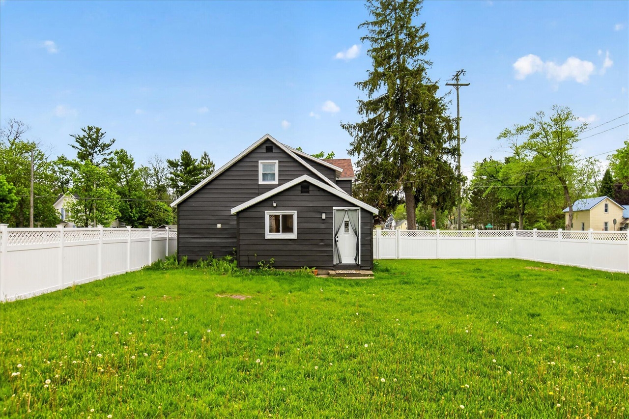 252 West Stimson Avenue Reed City, MI 49677 - Photo 25 of 38