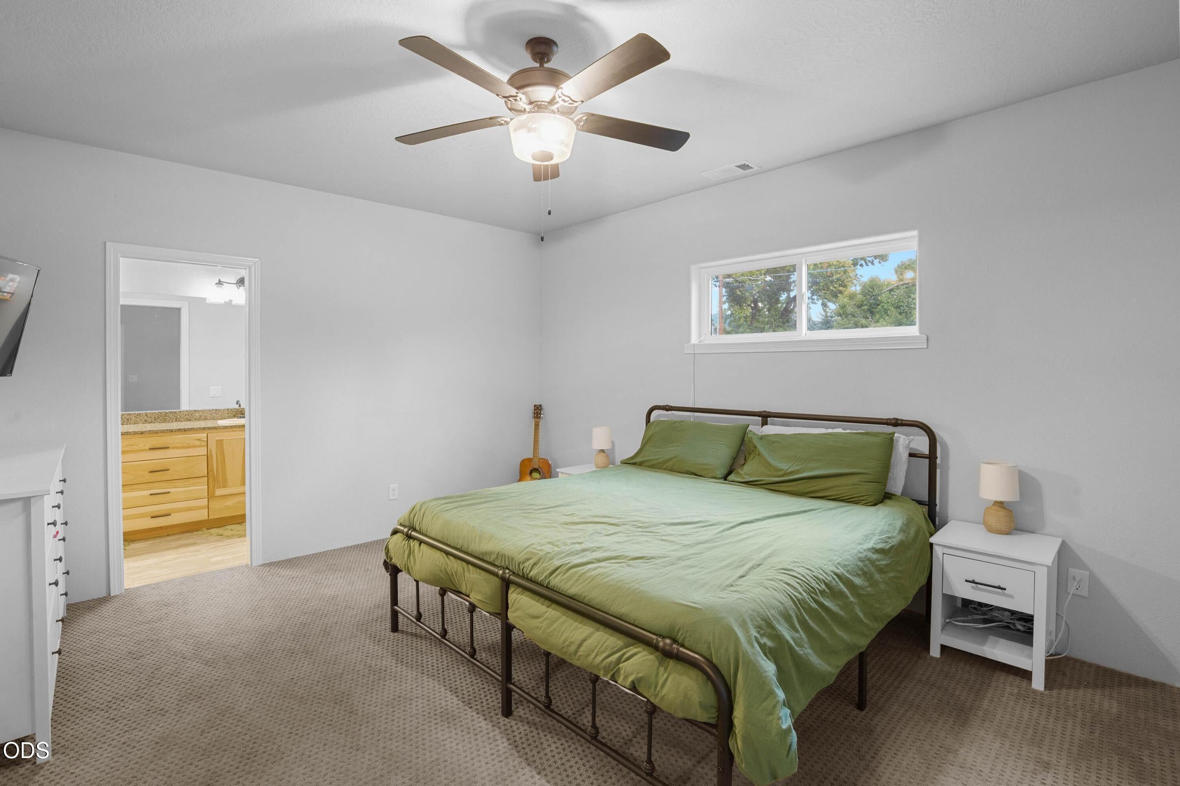 738 Lincoln Road Grants Pass, OR 97526 - Photo 13 of 28 Gallery Image 13