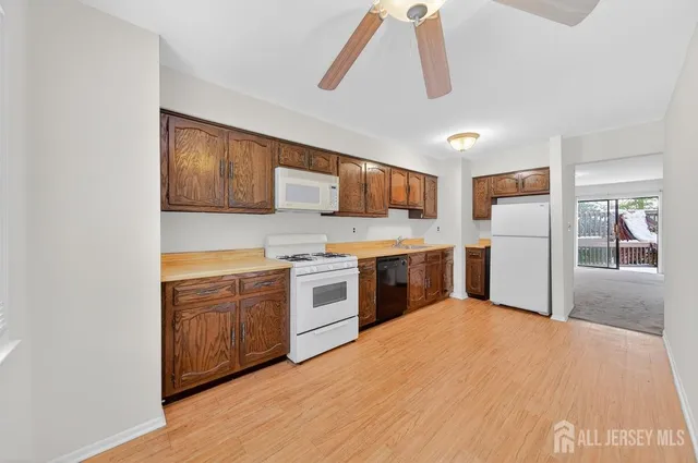 $429,000 | 21 Highview Drive, Woodbridge, NJ 07095