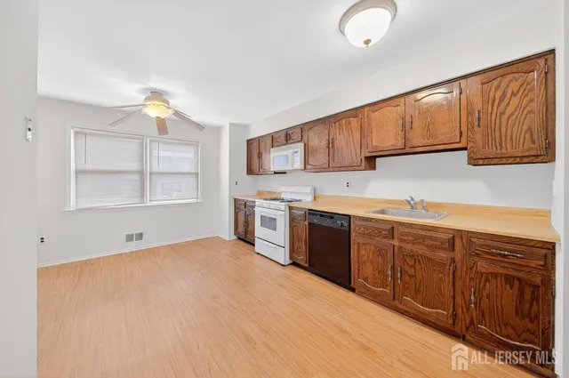 $429,000 | 21 Highview Drive, Woodbridge, NJ 07095