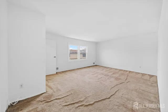 $429,000 | 21 Highview Drive, Woodbridge, NJ 07095