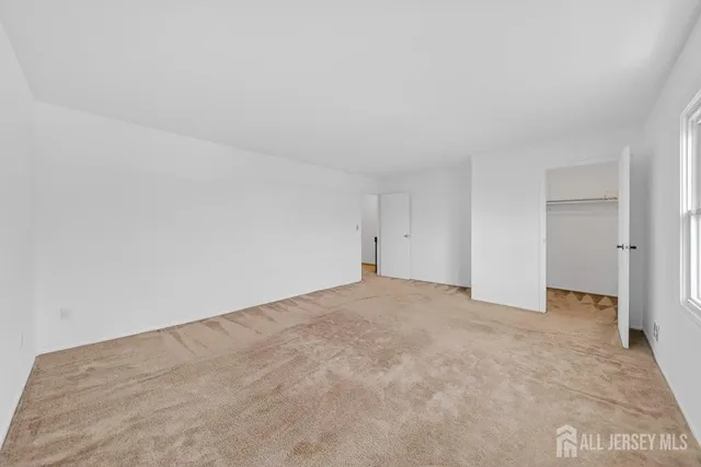 $429,000 | 21 Highview Drive, Woodbridge, NJ 07095