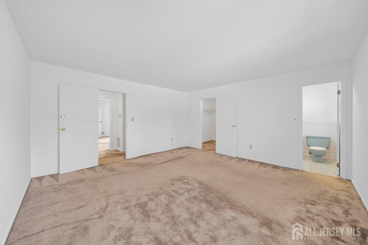 21 Highview Drive Woodbridge, NJ 07095 - Photo 20 of 37