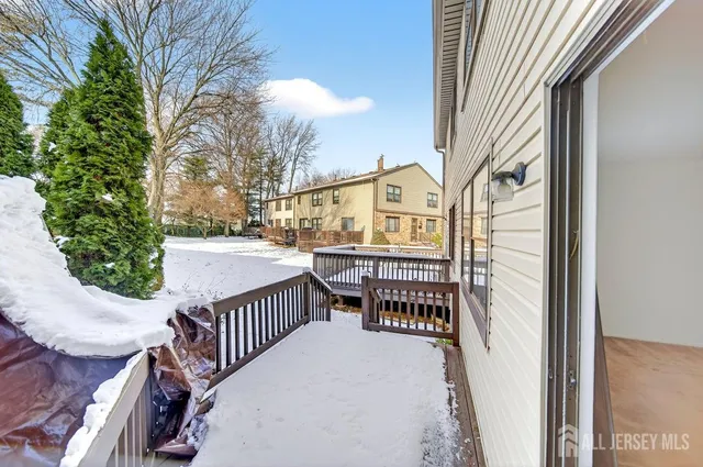 $429,000 | 21 Highview Drive, Woodbridge, NJ 07095