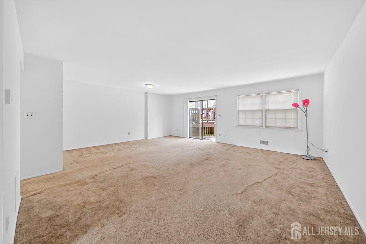 21 Highview Drive Woodbridge, NJ 07095 - Photo 5 of 37