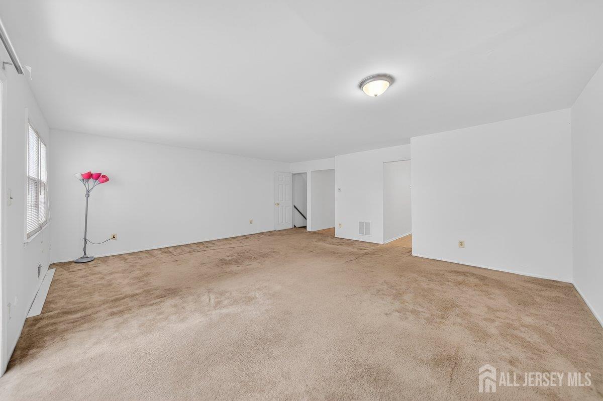 21 Highview Drive Woodbridge, NJ 07095 - Photo 6 of 37