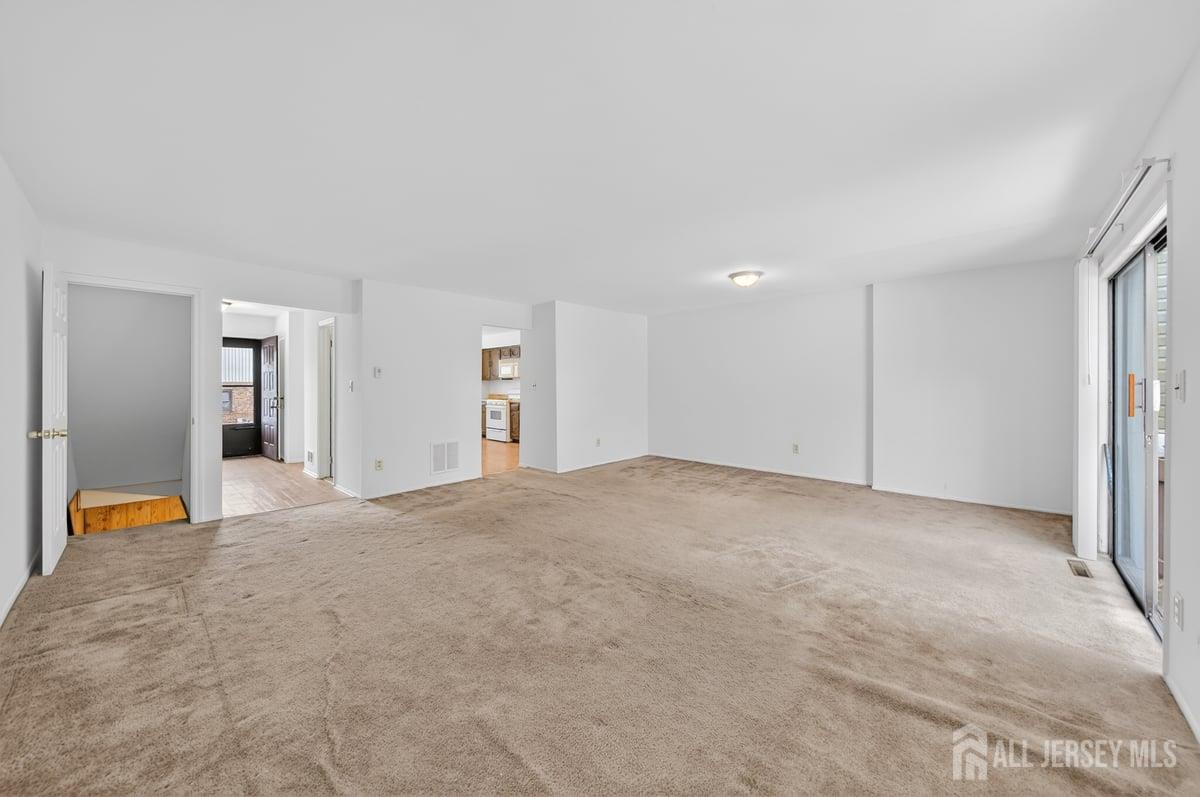 21 Highview Drive Woodbridge, NJ 07095 - Photo 7 of 37