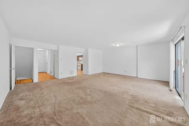 $429,000 | 21 Highview Drive, Woodbridge, NJ 07095