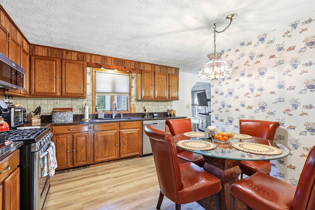 359 Howe Street Methuen, MA 01844 - Photo 7 of 34 Gallery Image 7