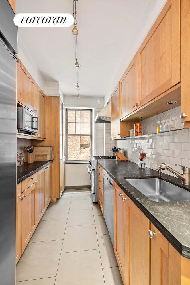 45 Christopher Street, Unit 4E Manhattan, NY 10014 - Photo 5 of 9