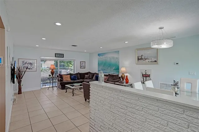 $4,600 | 16000 North Miami Avenue, Miami, FL 33169