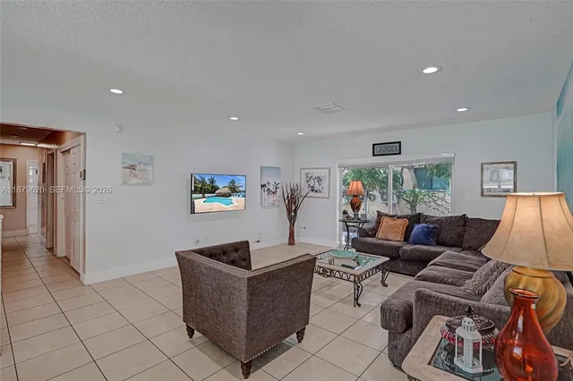 $4,600 | 16000 North Miami Avenue, Miami, FL 33169