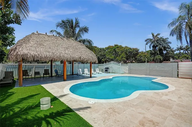 $4,600 | 16000 North Miami Avenue, Miami, FL 33169