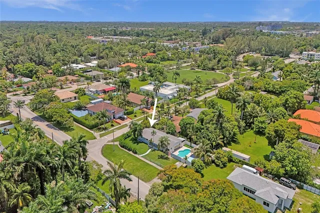 $4,600 | 16000 North Miami Avenue, Miami, FL 33169