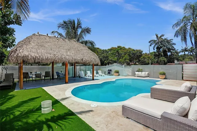 $4,800 | 16000 North Miami Avenue, Miami, FL 33169