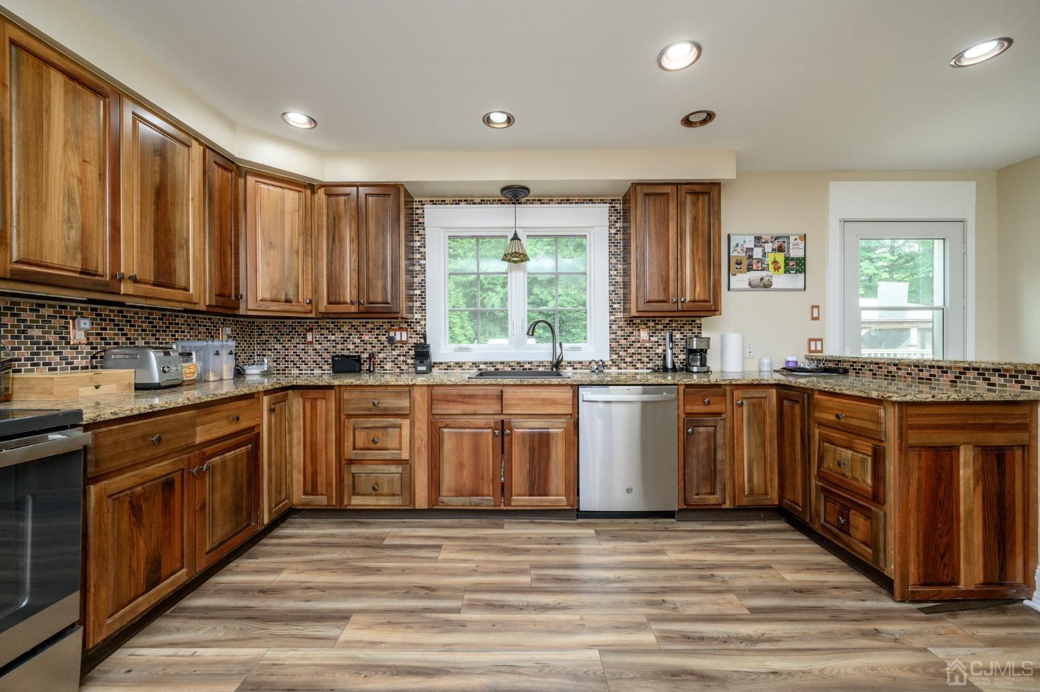 3 Little John Road Morris Plains, NJ 07950 - Photo 8 of 49 Gallery Image 8