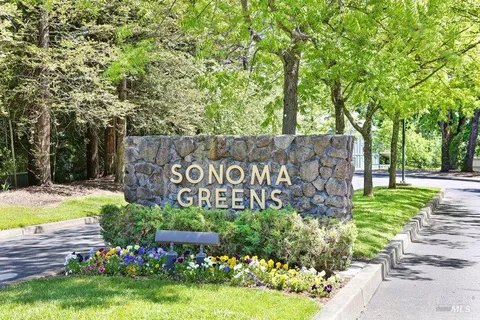 $900,000 | 18116 California Court, Sonoma, CA 95476