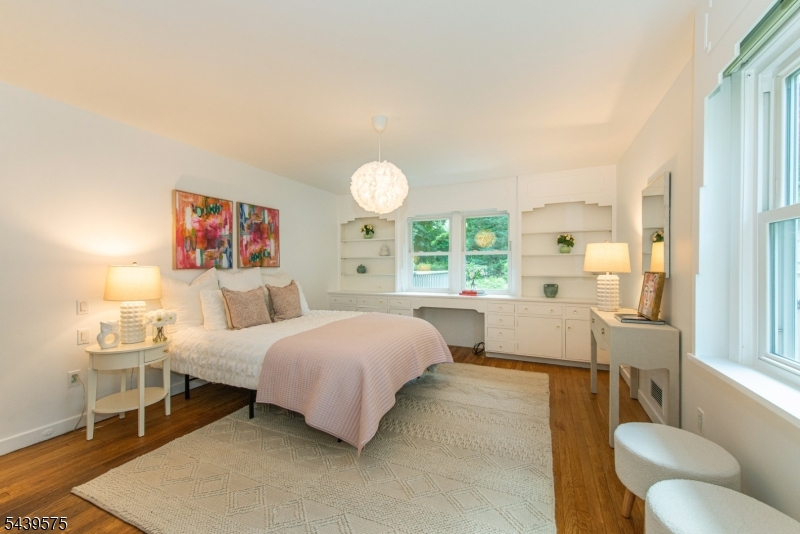 132 Haddon Place Montclair, NJ 07043 - Photo 23 of 48
