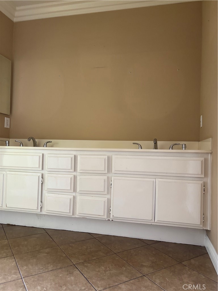 17092 Whispering Brook Way Riverside, CA 92503 - Photo 48 of 74