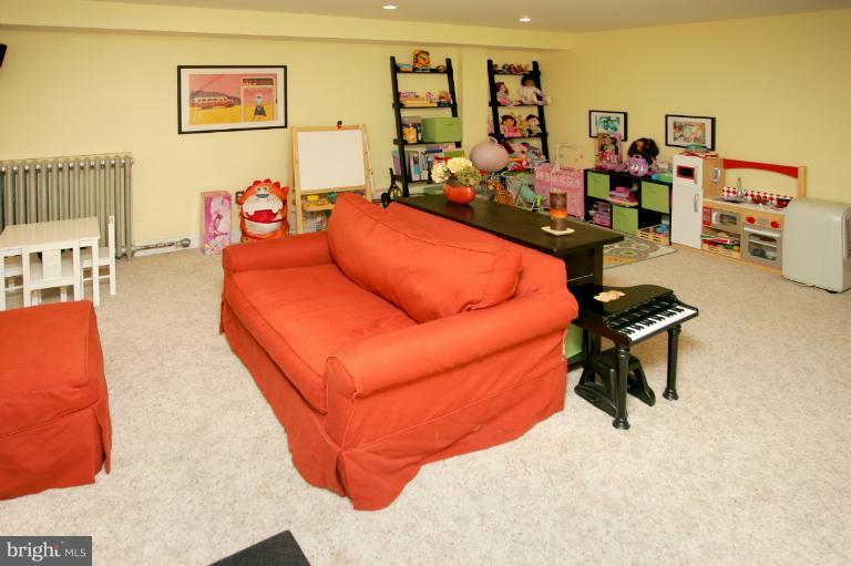 1346 Rittenhouse Street Northwest Washington, DC 20011 - Photo 1 of 16 Family Room