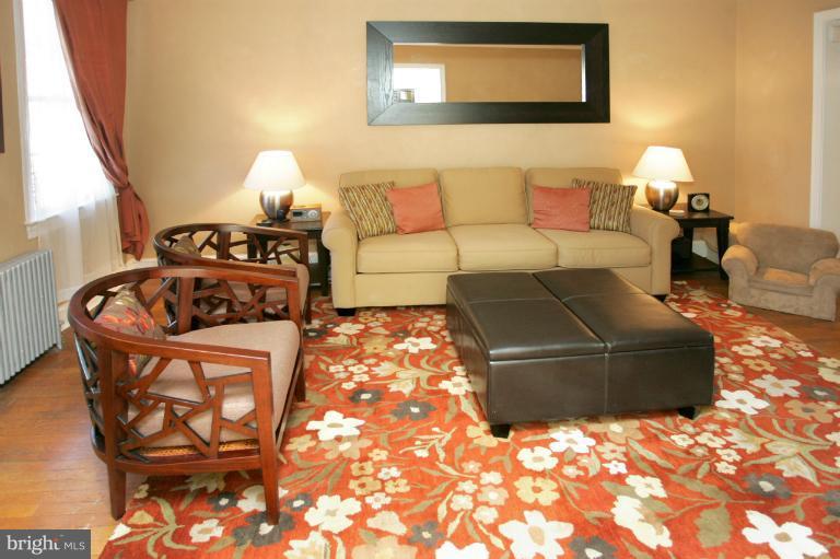 1346 Rittenhouse Street Northwest Washington, DC 20011 - Photo 2 of 16 Living Room