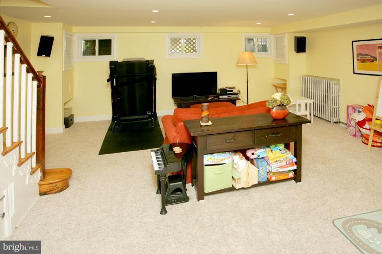 1346 Rittenhouse Street Northwest Washington, DC 20011 - Photo 4 of 16 Family Room