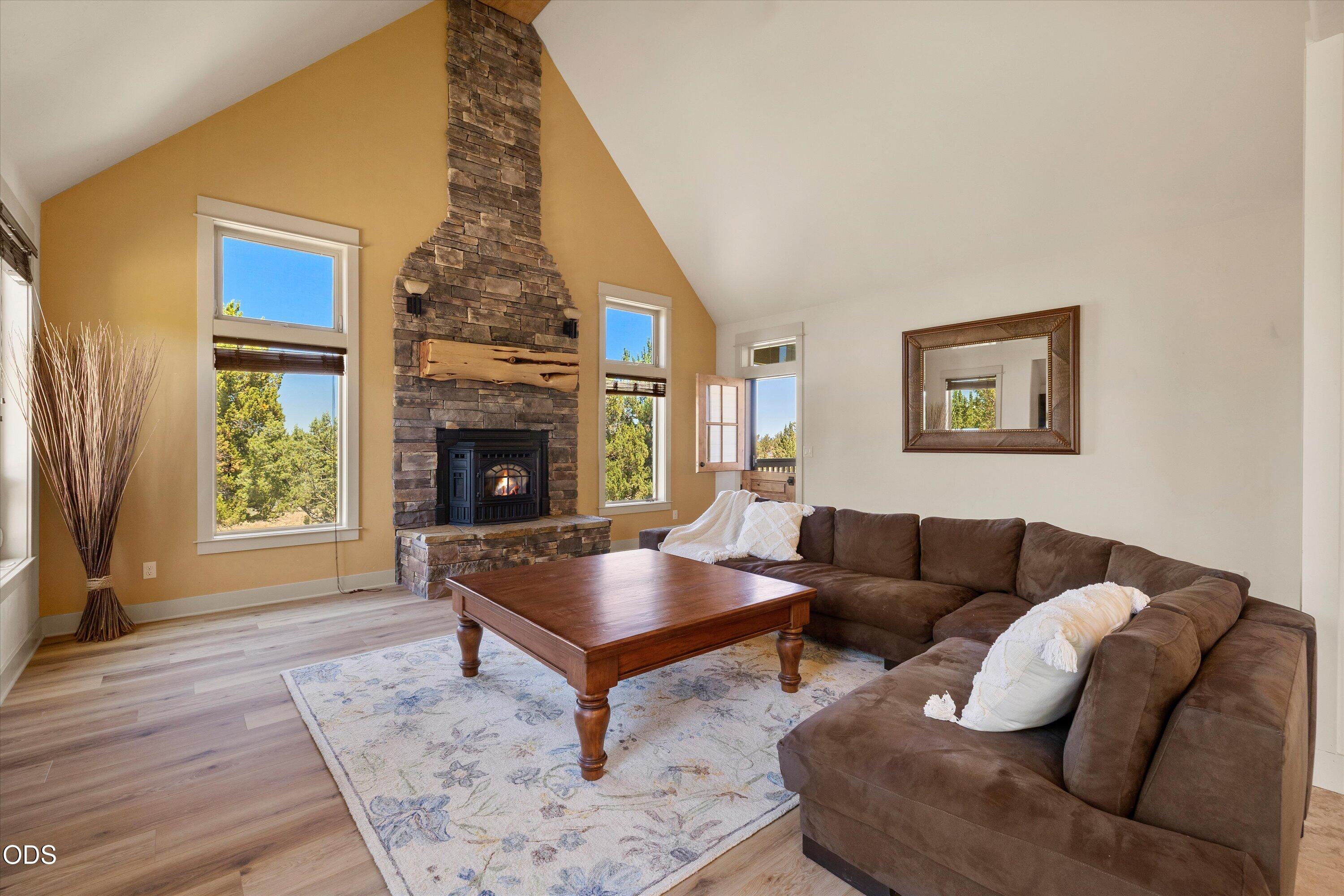 24442 Dodds Road Bend, OR 97701 - Photo 16 of 78 Gallery Image 16