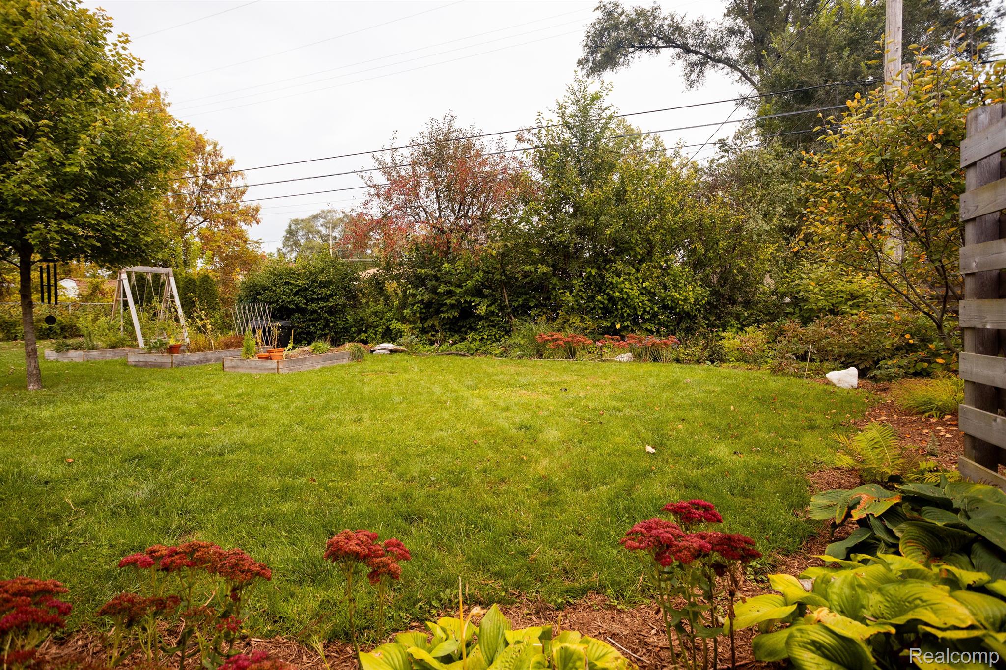 2705 Hessel Avenue Rochester, MI 48307 - Photo 32 of 38 Gallery Image 32