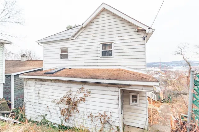 a view of a house with a small space
