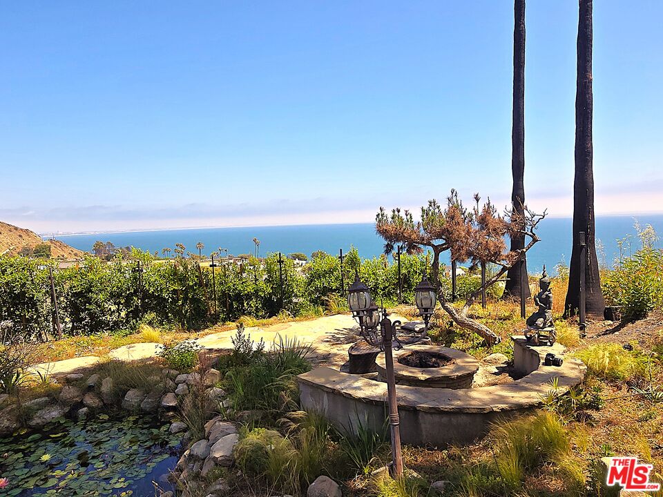 20434 Seaboard Road Malibu, CA 90265 - Photo 11 of 37 Gallery Image 11