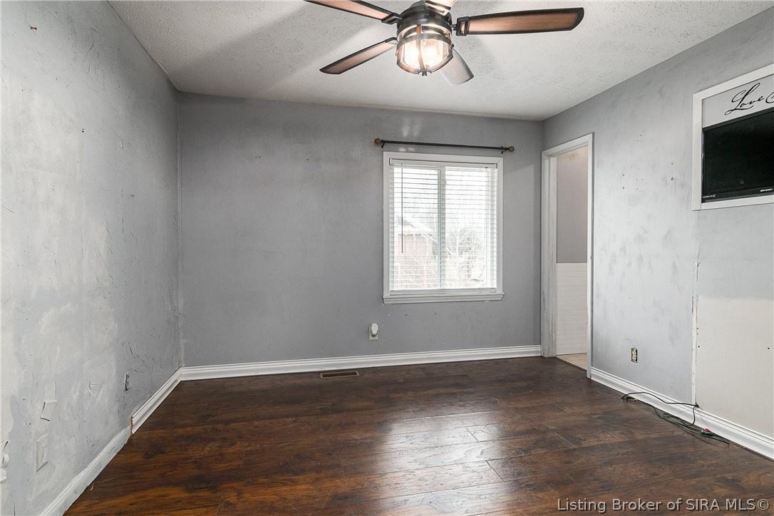 646 East Marshfield Road Scottsburg, IN 47170 - Photo 13 of 22 Gallery Image 13