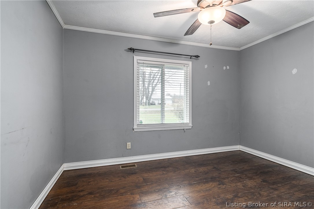 646 East Marshfield Road Scottsburg, IN 47170 - Photo 16 of 22 Gallery Image 16