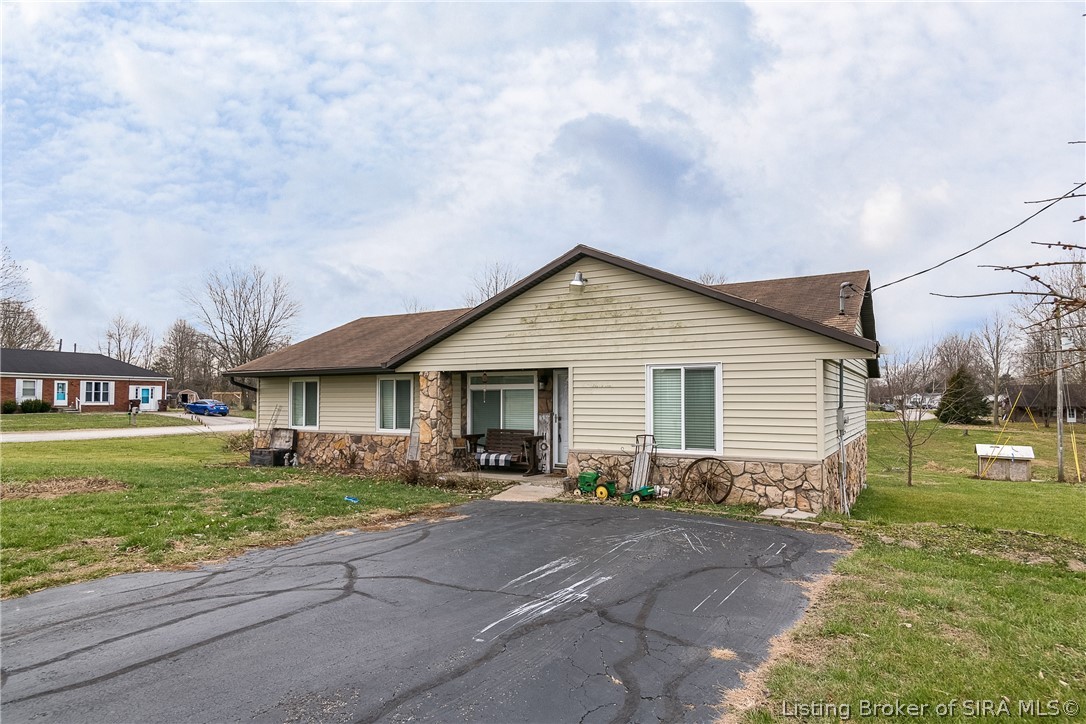 646 East Marshfield Road Scottsburg, IN 47170 - Photo 2 of 22 Gallery Image 2