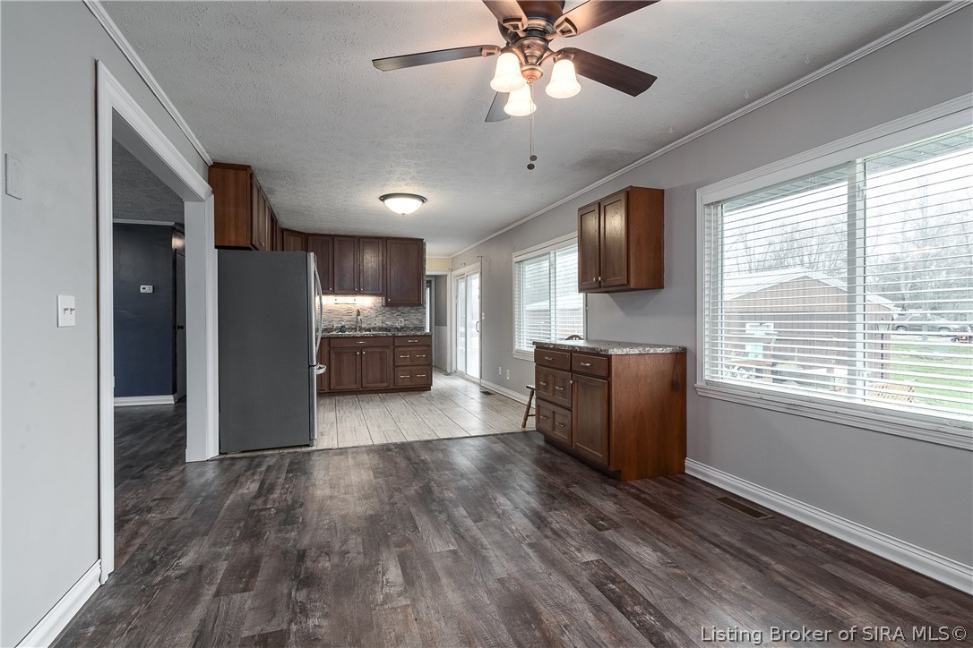 646 East Marshfield Road Scottsburg, IN 47170 - Photo 8 of 22 Gallery Image 8